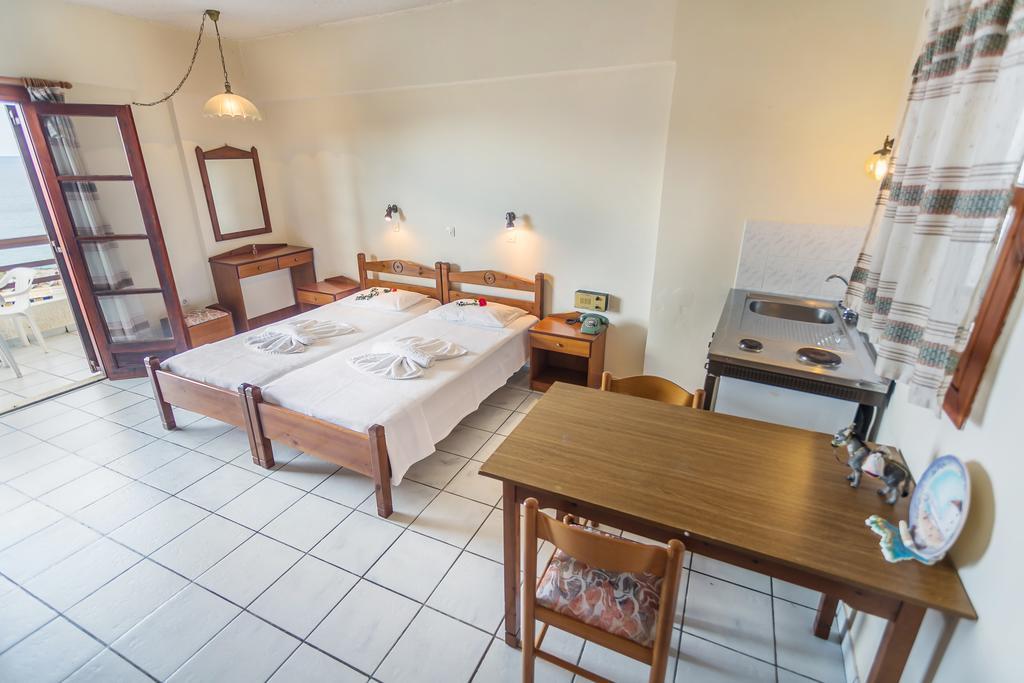Yiannis Ηotel Foinikion Екстер'єр фото