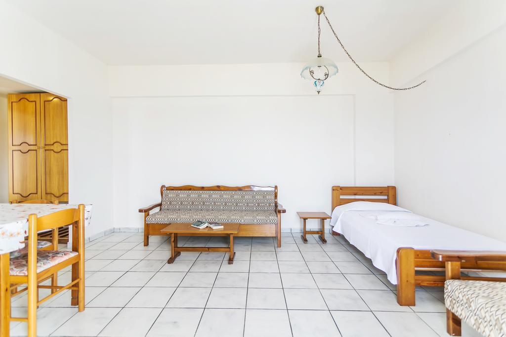 Yiannis Ηotel Foinikion Екстер'єр фото